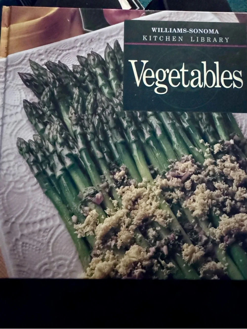 Williams-Sonoma Vegetables Cookbook — Green Cover
